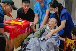 Cuộc hồi hương về với người mẹ 103 tuổi của liệt sĩ Trần Hữu Quân