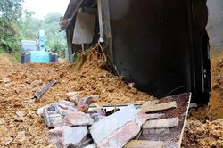 Mưa lũ khiến hơn 16.000 nhà ngập, gần 25.000 ha cây trồng và thủy sản bị ảnh hưởng