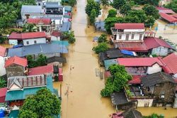 Mưa lớn kéo dài, cảnh báo lũ trên các tuyến sông
