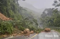 Sạt lở gây ách tắc Quốc lộ 217, xã Thiết Ống khẩn trương khắc phục