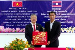 Tiếp tục phát huy vai trò Trung tâm tiếng Việt tỉnh Sê Kông