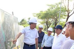 Phó Chủ tịch Thường trực HĐND thành phố Trần Phước Sơn kiểm tra thực tế các dự án