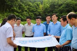 Phó Bí thư Thường trực Tỉnh ủy Lê Thành Đô kiểm tra thực địa quy hoạch khu, cụm công nghiệp