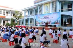 Công an phường Tân Phong tuyên truyền pháp luật cho học sinh