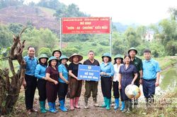 Công đoàn hướng về biên cương