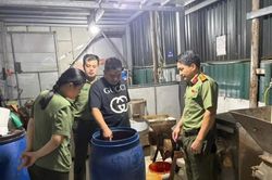 Hà Nội xử phạt 192 triệu đồng cơ sở sản xuất tương ớt, giấm vi phạm