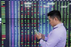 VN-Index tăng gần 13 điểm, thanh khoản vượt 17.900 tỷ đồng