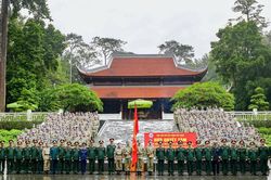 Cục Gìn giữ hòa bình Việt Nam dâng hương tại Khu di tích K9 - Đá Chông, Hà Nội