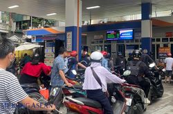 Xăng E10 lên hơn 25.000 đồng/lít, dầu diesel lên gần 30.000 đồng/lít