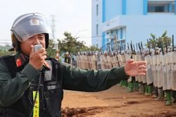 Cảnh sát cơ động diễn tập, bảo vệ bình yên buôn làng nơi đại ngàn Tây Nguyên