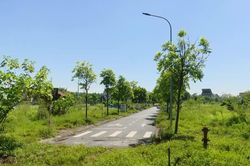Đất nền được rao cắt lỗ sâu