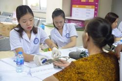 Chăm sóc an toàn cho người bệnh không lây nhiễm