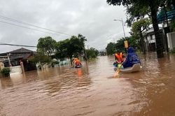 Mưa lớn làm hơn 1.000 ha lúa, hoa màu hư hỏng, gần 1.000 hộ dân phải sơ tán