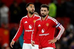Dẫn 2-0 trong 10 phút, Man Utd thua ngược Brighton 2-3