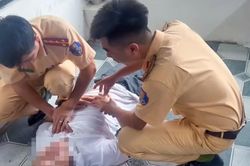 Kịp thời cứu sống người đàn ông đột quỵ tại quán ăn bên Quốc lộ 32