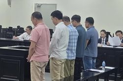 Hai thuyền trưởng lĩnh án tù vì cuộc mua bán dầu bất hợp pháp trên biển