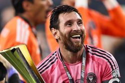 Lời từ chối 500 triệu euro của Messi gây sốt trở lại