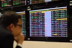 Chứng khoán ngày 18/9: Áp lực bán mạnh cuối phiên, VN-Index giảm hơn 7 điểm