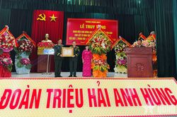 Truy tặng danh hiệu Anh hùng LLVT nhân dân đối với liệt sĩ Đinh Văn Kiên