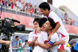 U23 Việt Nam thắng U23 Philippines 2-0, vươn lên dẫn đầu bảng C