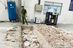 Chôn gần 48 tấn chất thải trong nhà xưởng, nhà xe của công ty