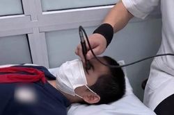 Bé trai 13 tuổi vỡ nhãn cầu sau cú bật ô của bạn