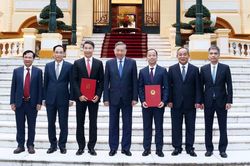 Tổng Bí thư, Chủ tịch nước trao quyết định bổ nhiệm 2 Đại sứ