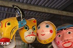 Giữ nghề làm đồ chơi Trung Thu truyền thống ở Hưng Yên