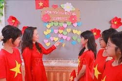 Mỗi lá cờ - Triệu trái tim