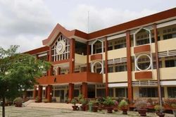 Học sinh lớp 10 bị thương nặng sau vụ xô xát tại trường học​