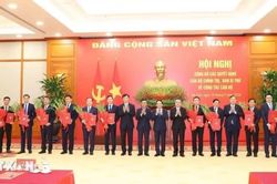 Bộ Chính trị, Ban Bí thư điều động, phân công 12 cán bộ nhận nhiệm vụ mới