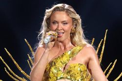 Zara Larsson chỉ trích Nhà Trắng vì sử dụng nhạc của cô