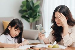 Diễn đàn tháng 9: Đừng chỉ nhìn vào học phí, hãy nhìn tổng chi phí giáo dục của mỗi gia đình