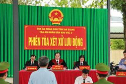 Tự ý ngắt thiết bị giám sát hành trình trên tàu cá