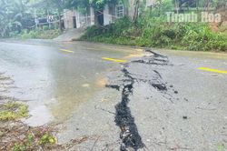 Xuất hiện vết nứt lớn gây sạt trượt trên đồi Lau Ván, xã Linh Sơn