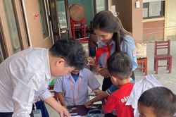 Ghi ở trường nội trú vùng biên