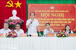 Phó Bí thư Tỉnh ủy, Chủ tịch Ủy ban MTTQ Việt Nam tỉnh Nguyễn Khắc Hà tiếp xúc cử tri phường Bắc Nha Trang