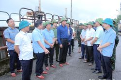 Đồng chí Bí thư Tỉnh ủy Trần Huy Tuấn chỉ đạo khẩn cấp ứng phó mưa lũ và tiêu úng