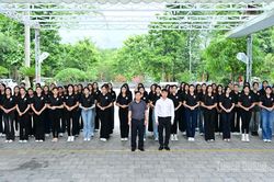 Thí sinh Hoa hậu Việt Nam 2026 dâng hương tri ân các Anh hùng liệt sĩ tại Vị Xuyên
