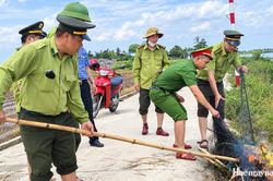 Hương Thủy tháo gỡ 900m lưới, 60 cọc tre giăng, bắt chim trời