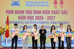 Trường Đại học Cửu Long thưởng hơn 9 tỷ đồng cho tân sinh viên khóa 27