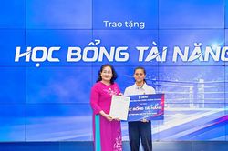 Nữ võ sĩ ba lần giành Huy chương Vàng vô địch Muay thế giới nhận học bổng Trường Đại học Hùng Vương