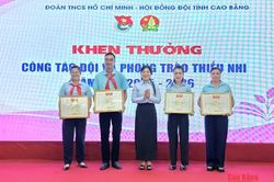 4 tập thể, cá nhân nhận bằng khen có thành tích xuất sắc trong công tác Đội và phong trào thiếu nhi