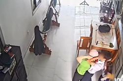Vụ nam sinh siết cổ, đánh người thân: Cơ quan chức năng thông tin vụ việc