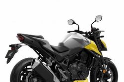 Honda CB750 Hornet 2026 có E-Clutch, giá khoảng 286 triệu đồng
