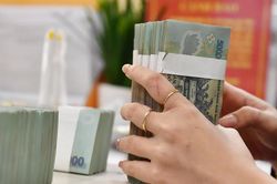 Gửi tiết kiệm từ 1 tỷ đồng: Chia tiền thế nào để vừa hưởng lãi vừa dễ xoay xở?