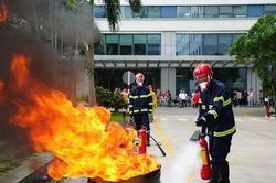Diễn tập chữa cháy, cứu nạn trong tình huống cháy tòa nhà cao tầng tại TPHCM