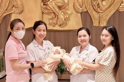 Thai phụ 19 tuổi xin bác sĩ mở nhạc Doremon khi can thiệp cứu song thai
