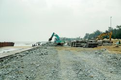 Sau mưa lũ, kè chống sạt lở trăm tỷ ở Huế ra sao?