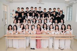 Lớp học có thủ khoa D01 toàn quốc, 32 em điểm SAT từ 1.500, 30 em IELTS từ 8.0